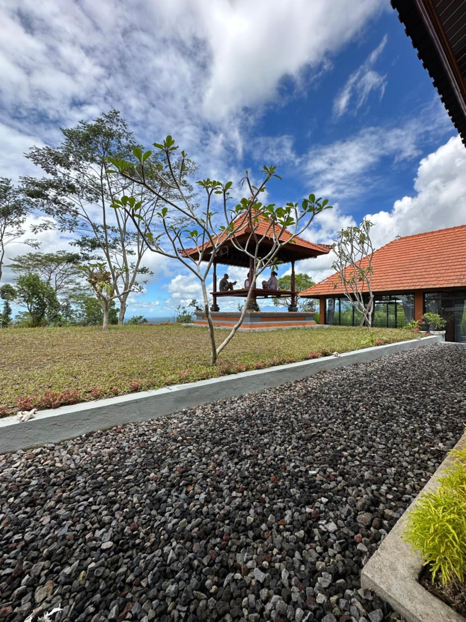 Bali Basuki Retreat Center Apartment Besakih ภายนอก รูปภาพ
