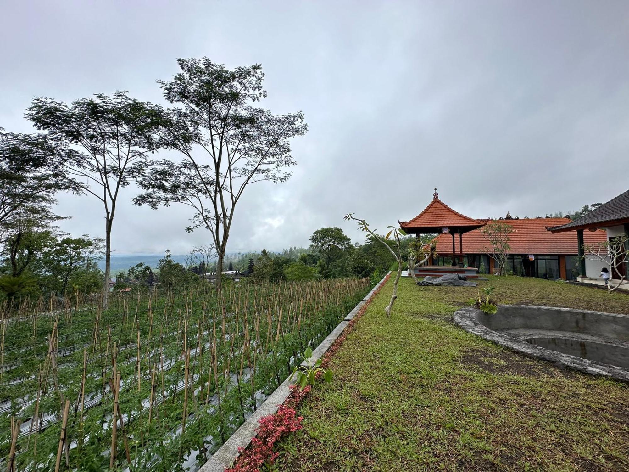 Bali Basuki Retreat Center Apartment Besakih ภายนอก รูปภาพ