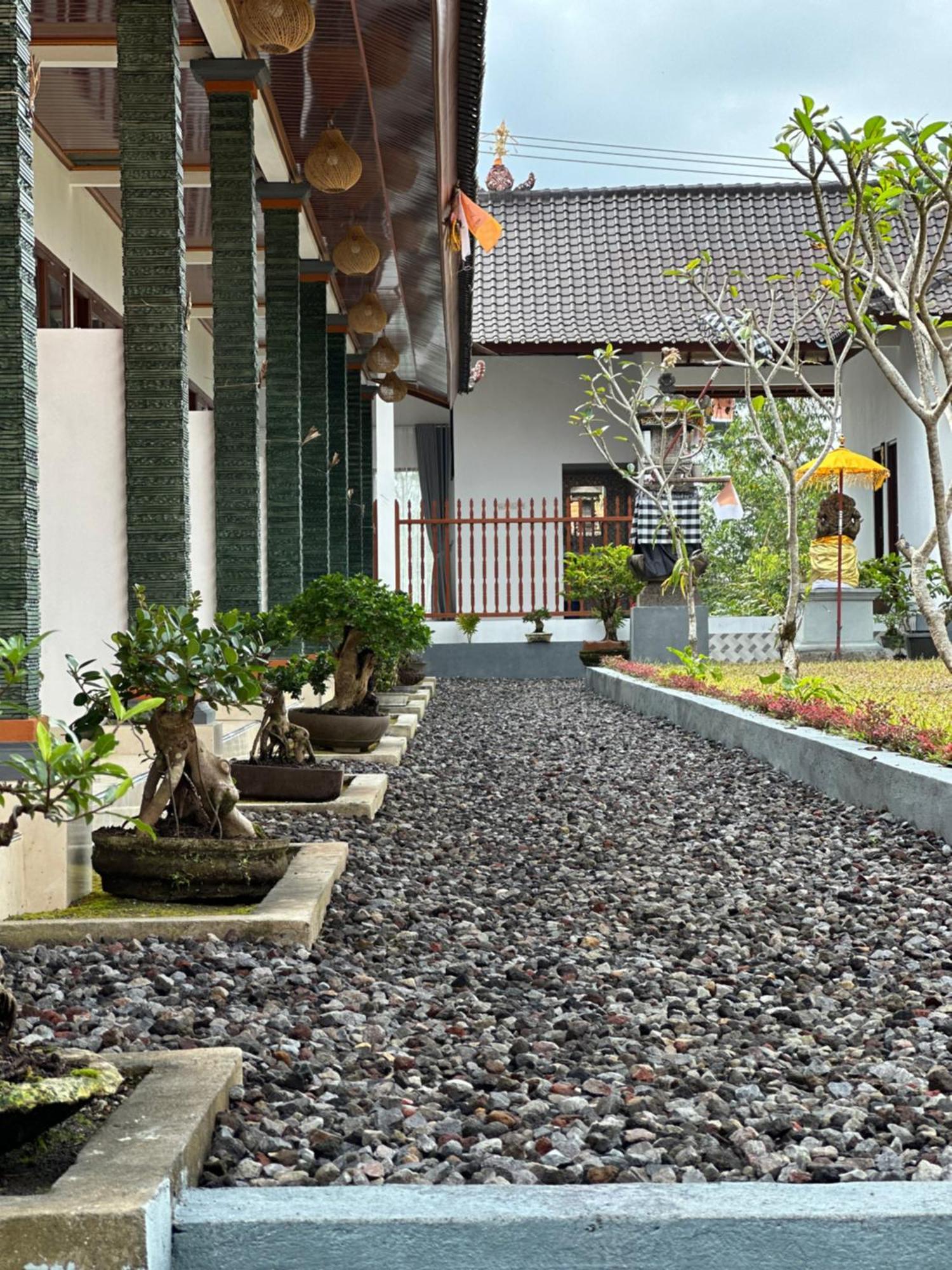 Bali Basuki Retreat Center Apartment Besakih ภายนอก รูปภาพ