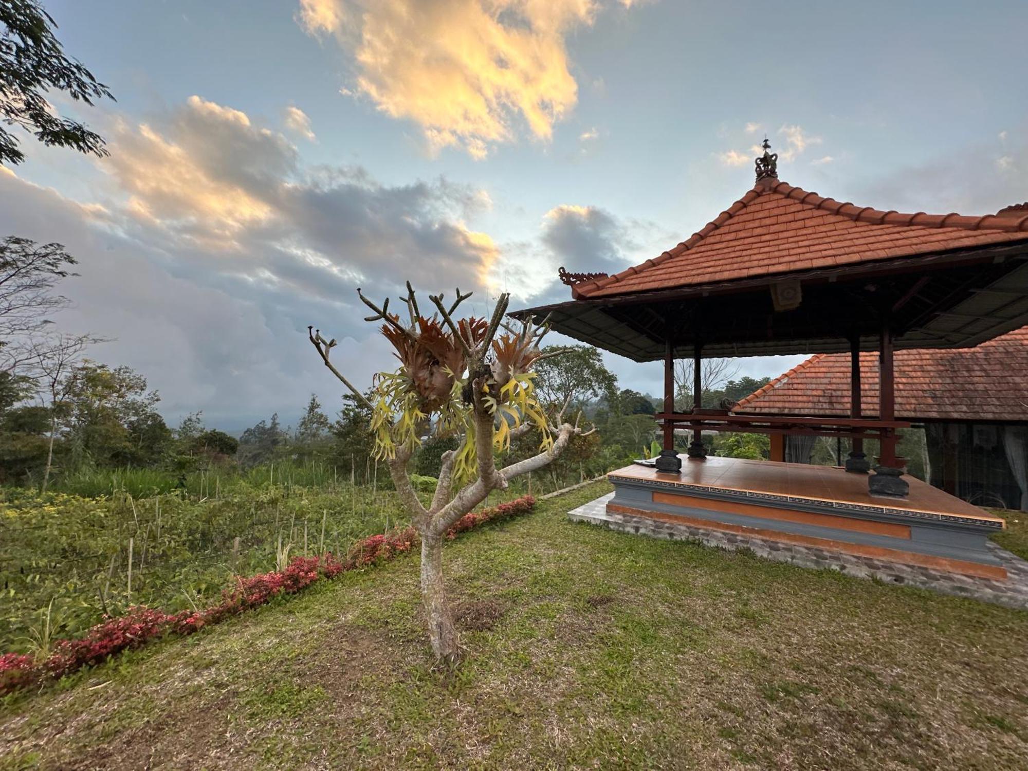 Bali Basuki Retreat Center Apartment Besakih ภายนอก รูปภาพ