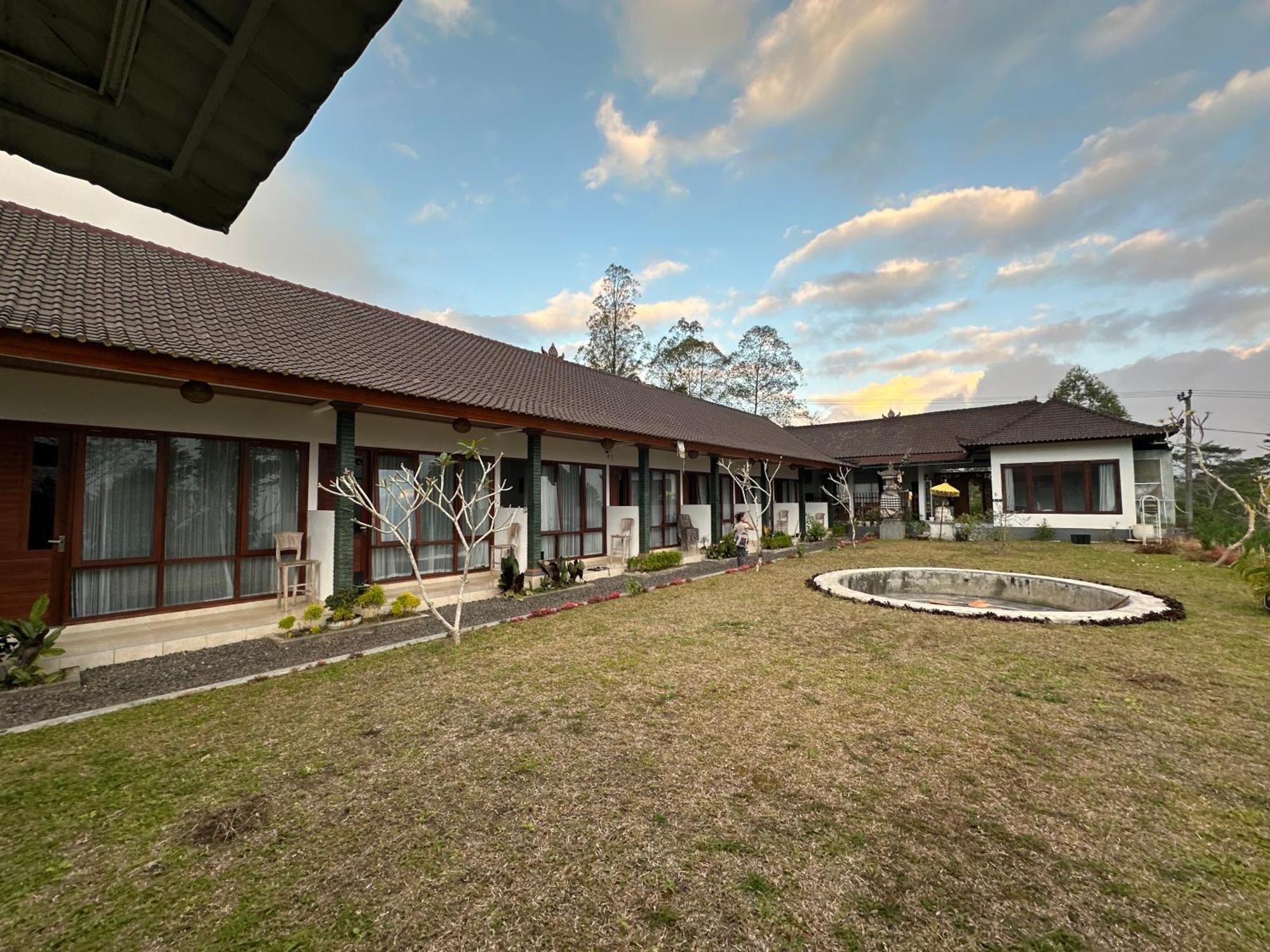 Bali Basuki Retreat Center Apartment Besakih ภายนอก รูปภาพ